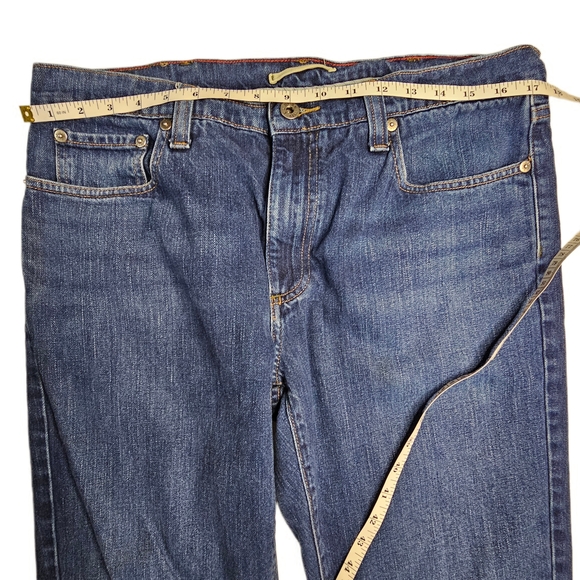 L.L. Bean Men's Indigo Distressed Standard Fit Jeans - Picture 12 of 12